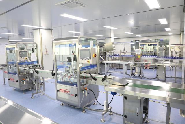 電商協(xié)會(huì)攜眾位貴賓蒞臨多美生物智能工廠指導(dǎo)工作，重點(diǎn)關(guān)注CRM客戶管理系統(tǒng)